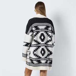 TAHARI Long Sleeve Aztec Shawl Oversized Cardigan Sweater